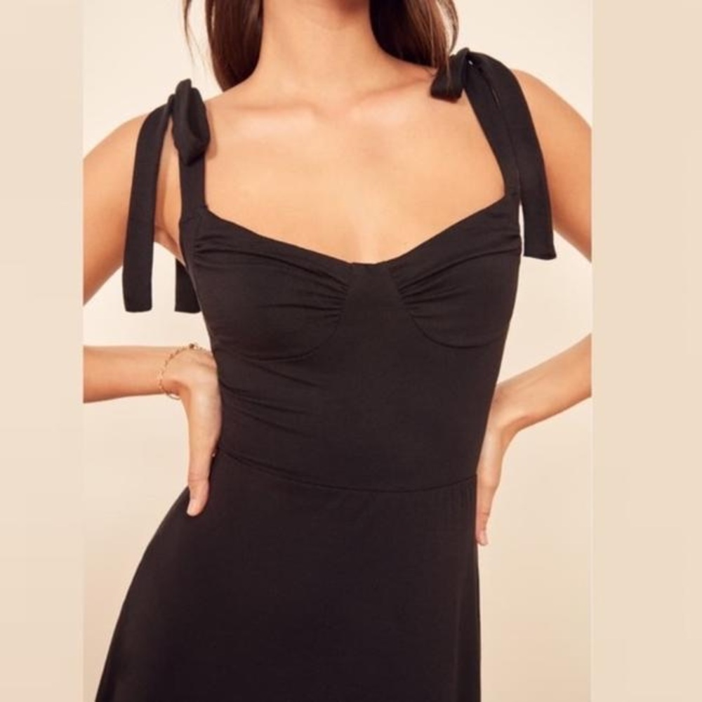 Reformation Wells dress - Picture 2 of 6